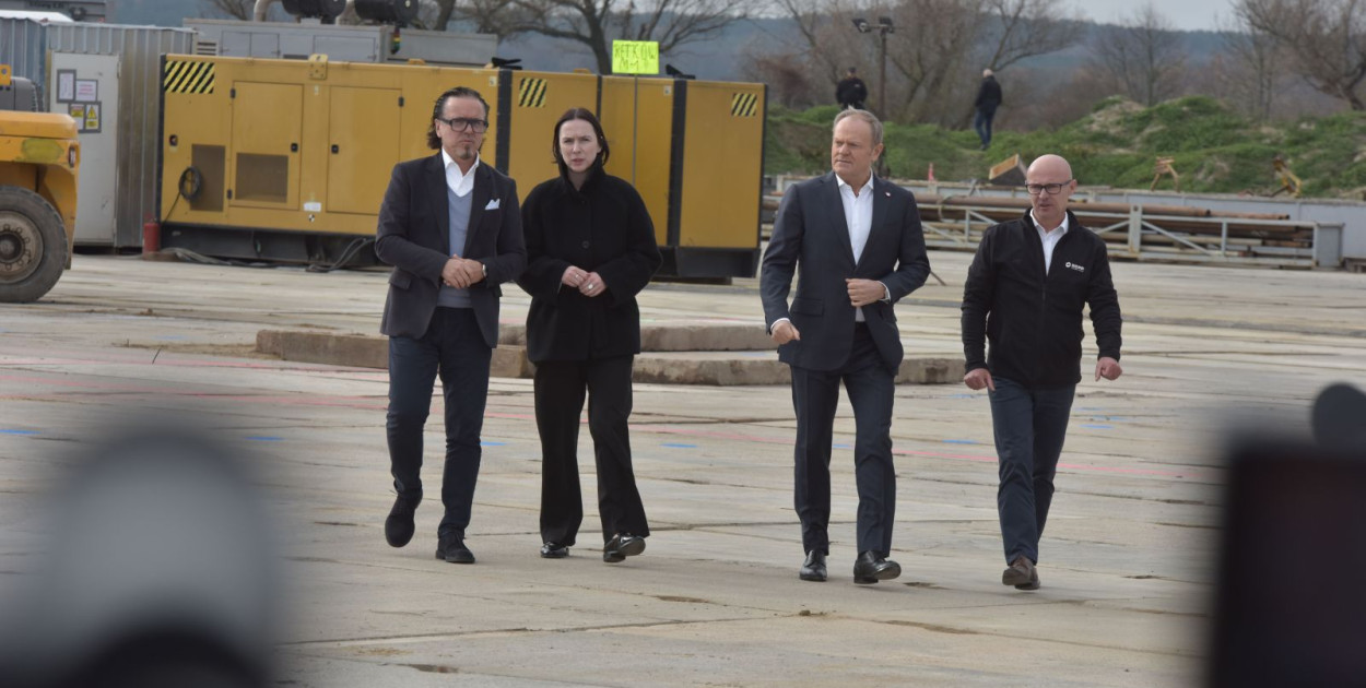 Donald Tusk i Wojciech Balczun z wizytą w KGHM (mat. prasowe)