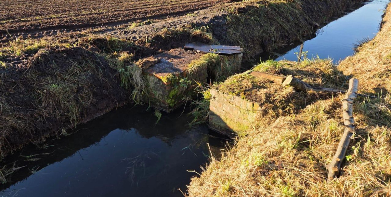 Gmina Chojnów zwiększa retencję dzięki przebudowie rowów (mat. prasowe)