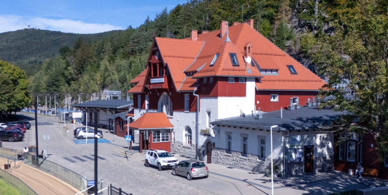 Dworzec Szklarska Poręba Górna  (fot. PKP SA)