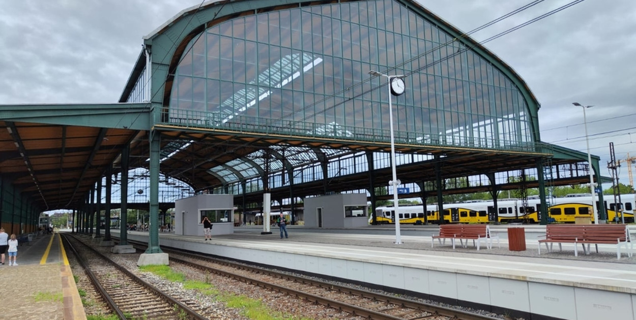Dworzec PKP w Legnicy (WO)