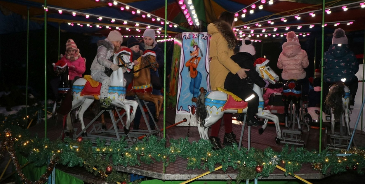 Jarmark Świąteczny w Miłkowicach (Wojciech Obremski lca.pl)