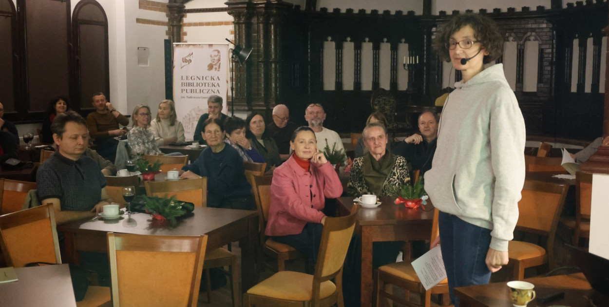 Spotkanie autorskie z Anną Podczaszy (Wojciech Obremski)