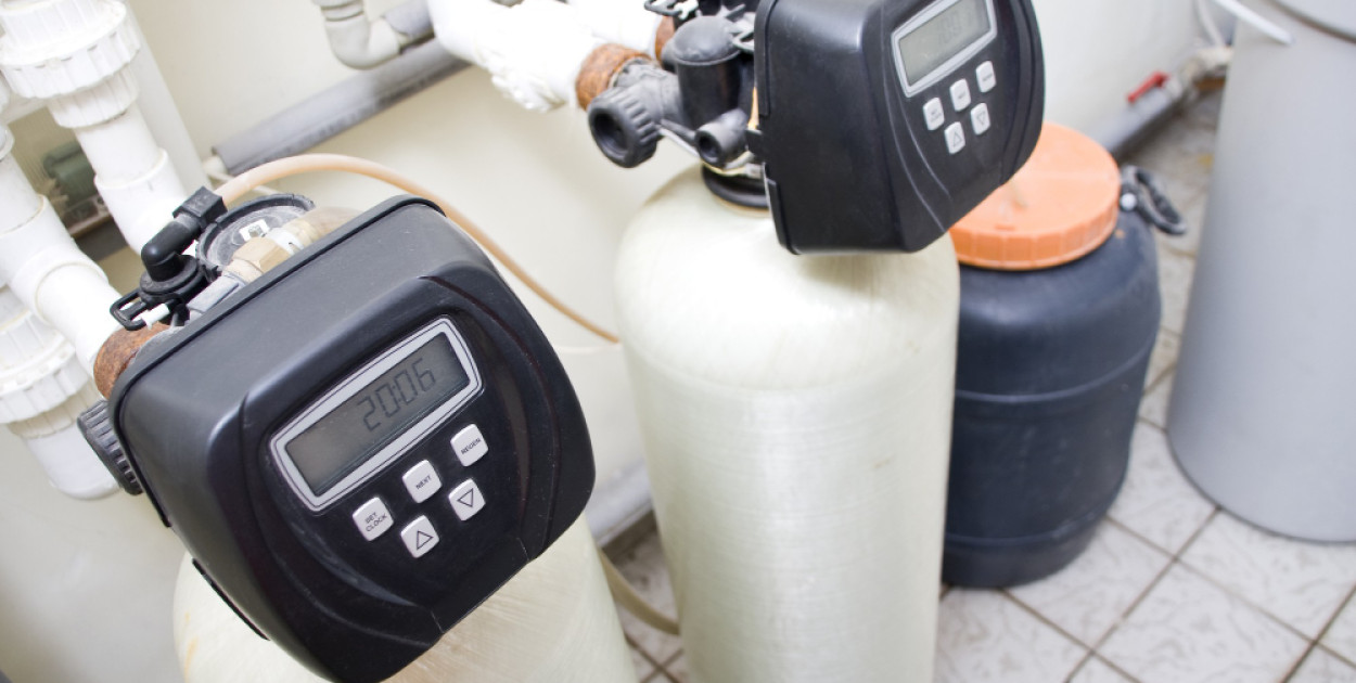 Jak prawidłowo płukać złoże w odżelaziaczu?