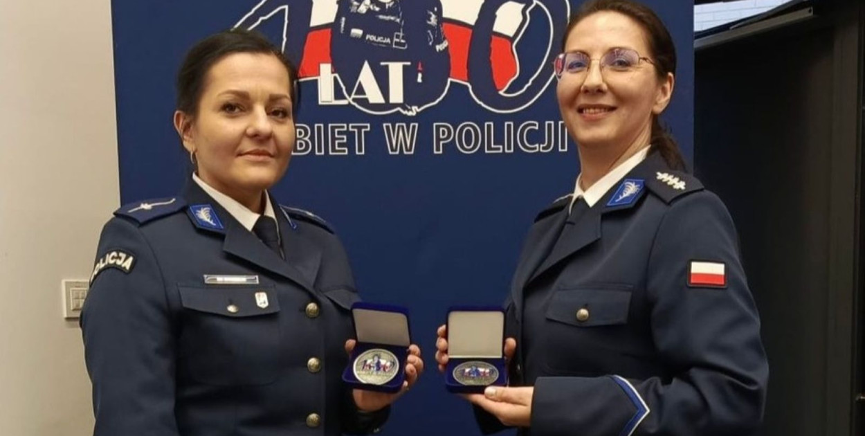 Policjantki z Legnicy docenione przez komendanta głównego (źródło: KMP Legnica)