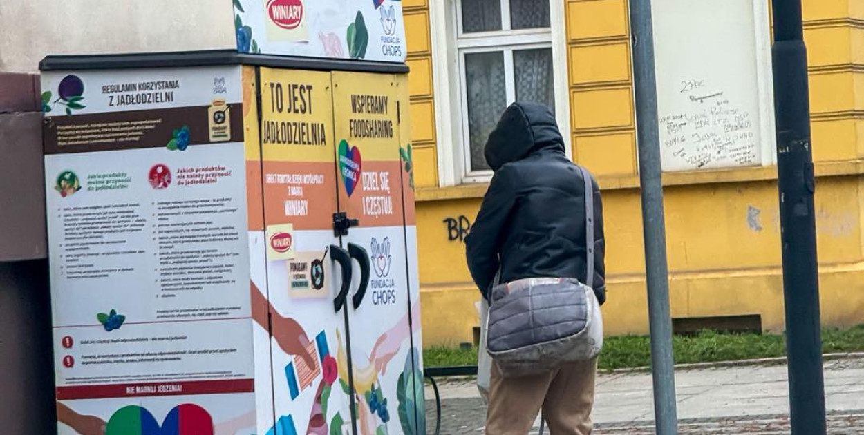 Legnicka lodówka społeczna (źródło: Fb. Maciej Kupaj)