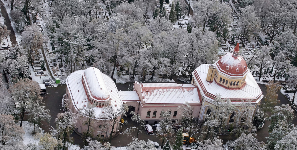 Kaplica Cmentarna - Wojciech Obremski (lca.pl)