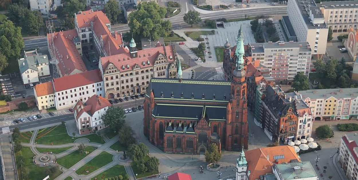 Legnica z lotu ptaka (Wojciech Obremski lca.pl)