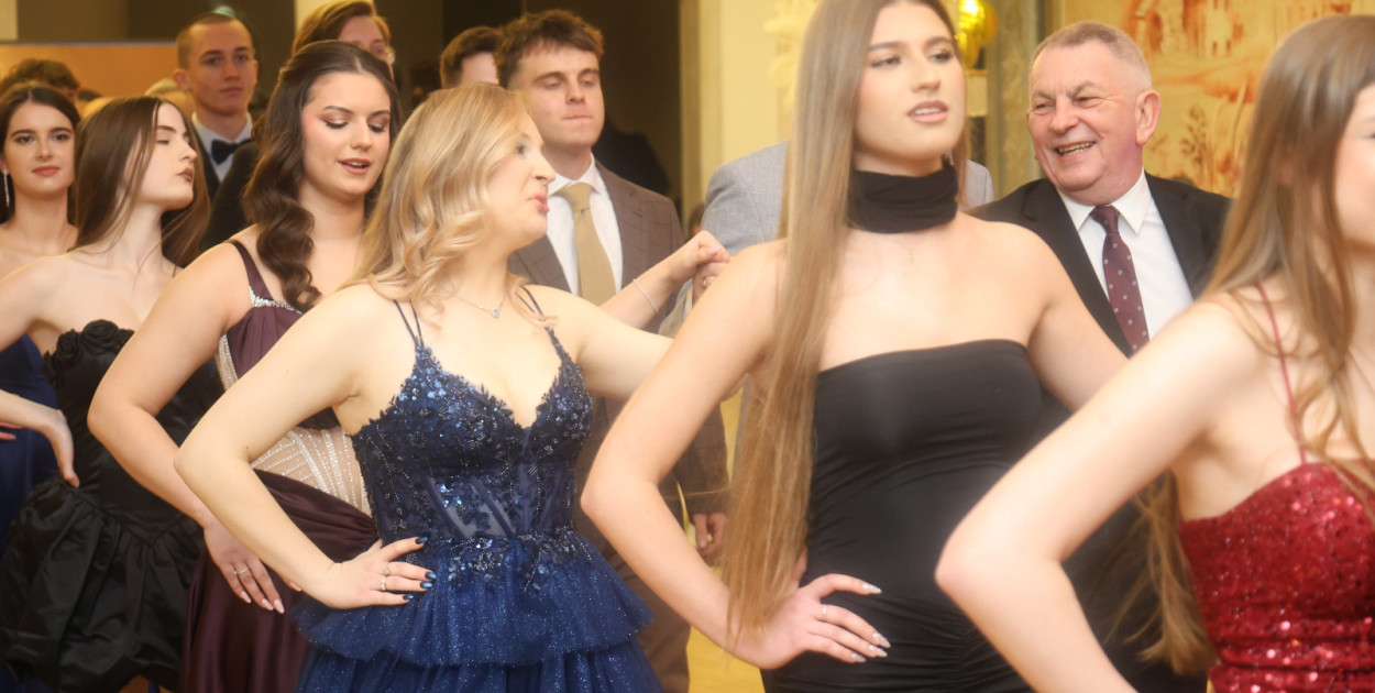 Studniówka maturzystów I LO (Wojciech Obremski lca.pl