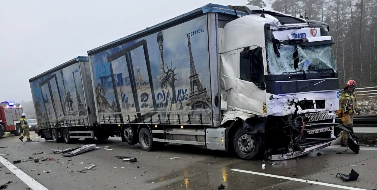 Wypadek na A4 przed węzłem Bolesławiec. Trasa całkowicie zablokowana