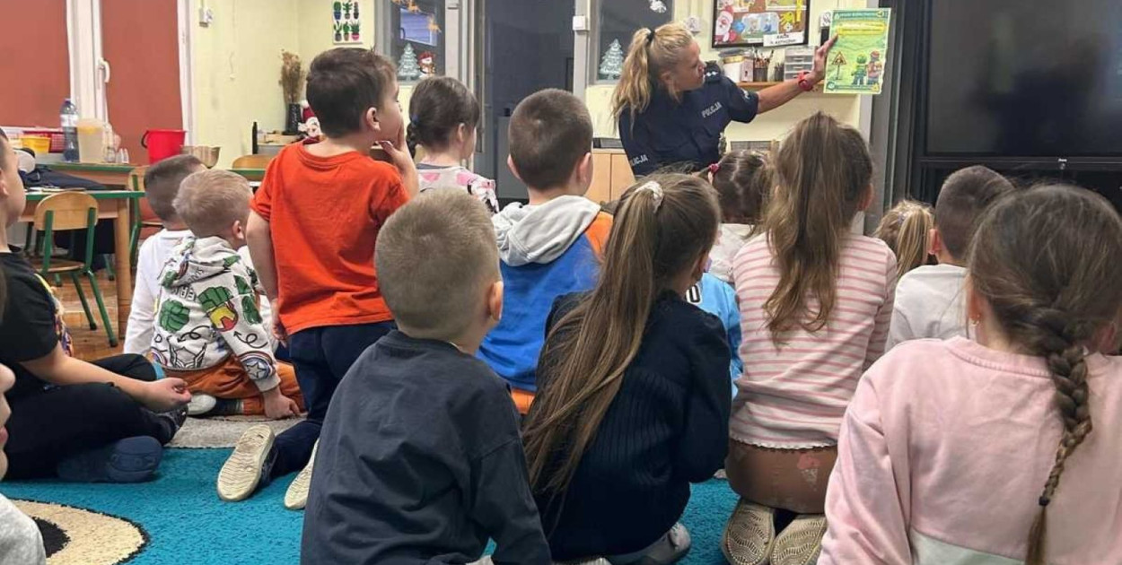 O bezpieczeństwie na drodze i zimowych zabawach w przedszkolu