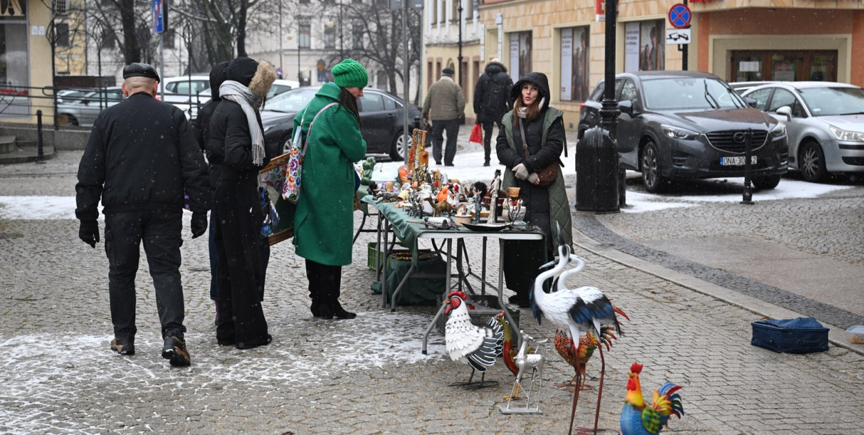 Zima i zamieszanie zrobiły swoje. Rynek pusty w drugą niedzielę lutego