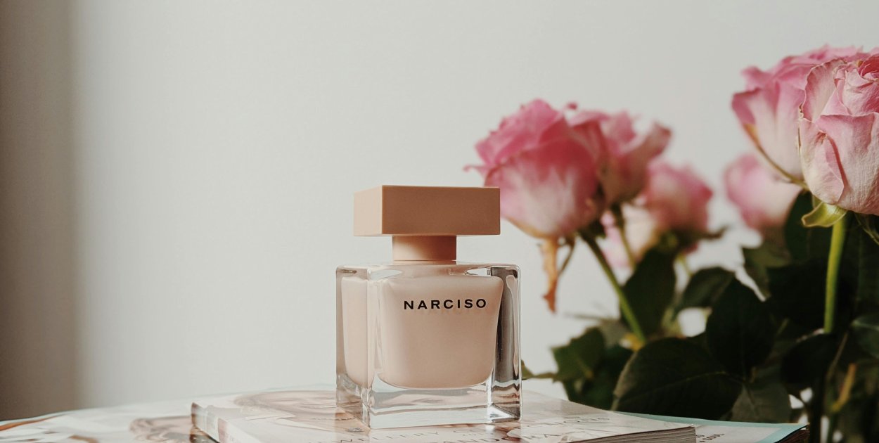 Zapachy niszowe, które robią wrażenie – perfumy niszowe idealne na pierwszą randkę