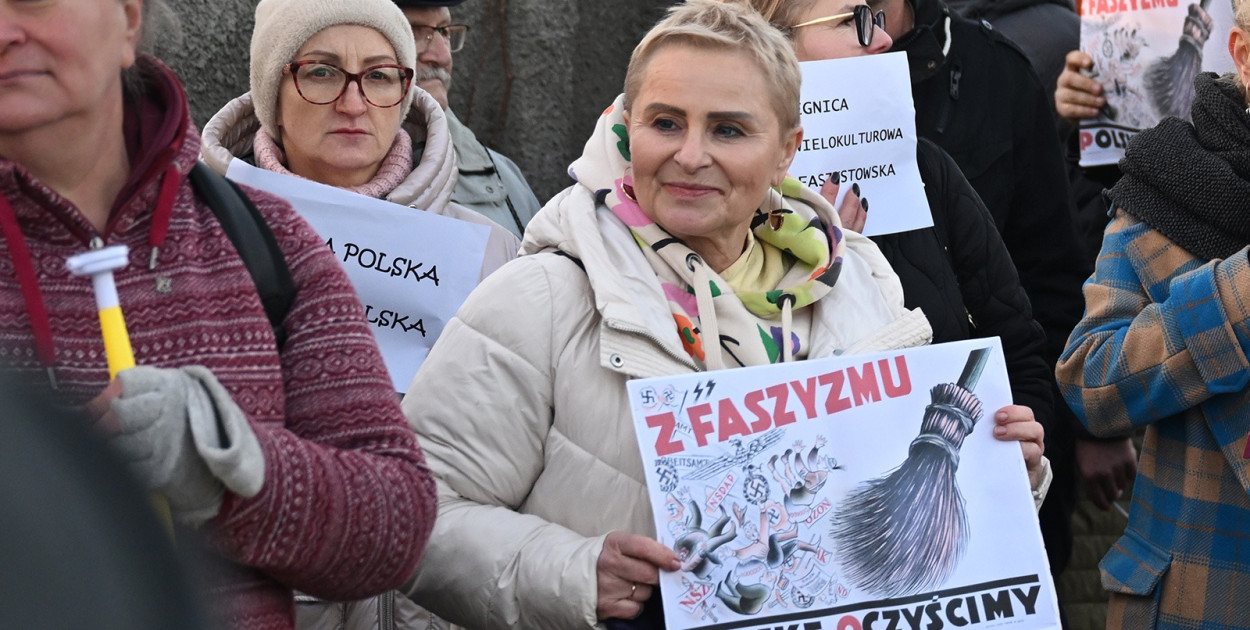 NSZ i AK obok SS! IPN nie ma litości dla autorów skandalicznego zestawienia