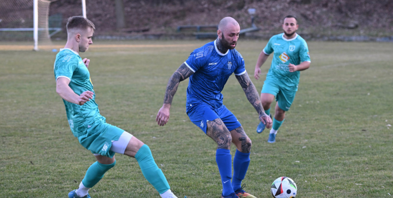 Piłkarskie niższe ligi: wyniki sobotnich spotkań