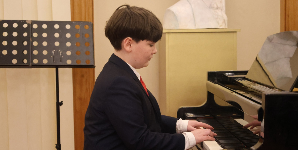 Geniusz fortepianu wciąż nieodkryty. Koncert uczniów legnickiej szkoły