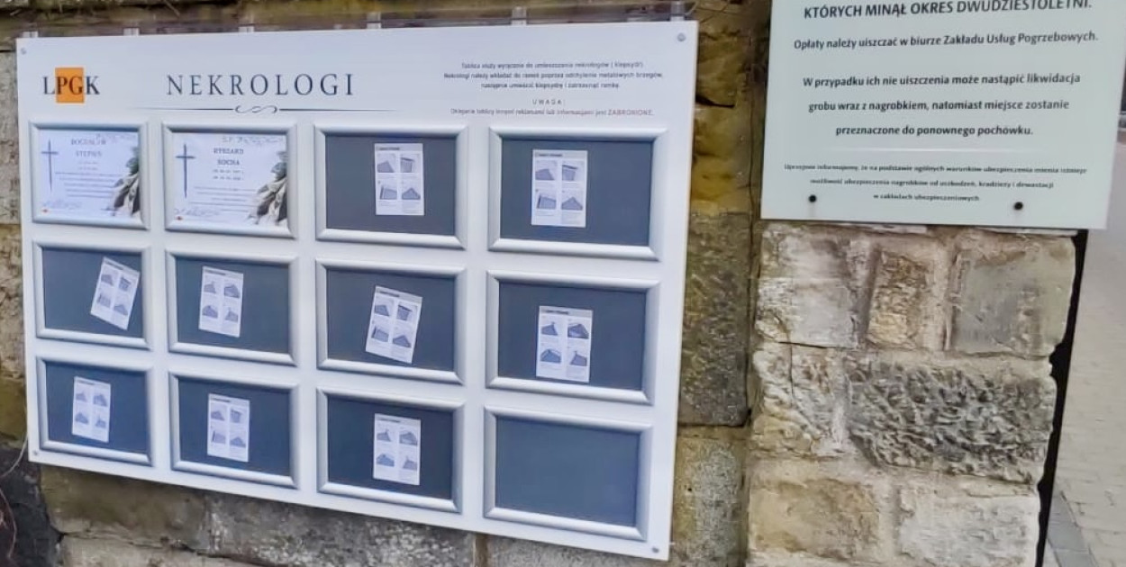 Nowe tablice nekrologowe przy cmentarzu. Sprawdź, jak z nich korzystać