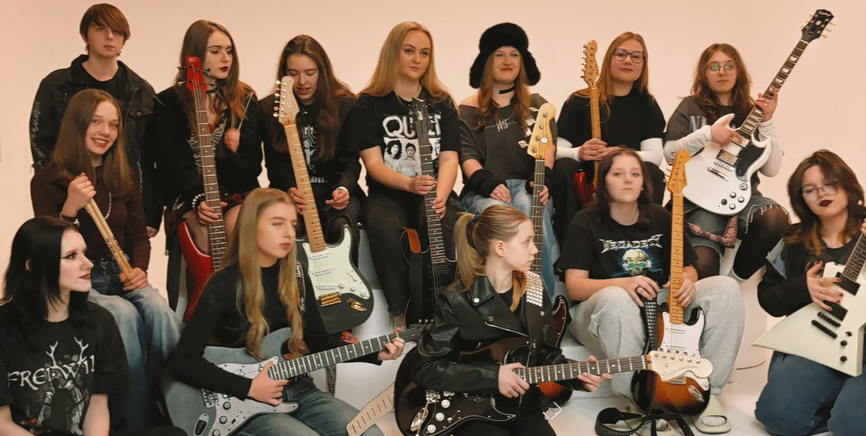 Zmierzą się z rockowymi klasykami w piątkowej „Szkole Rocka”