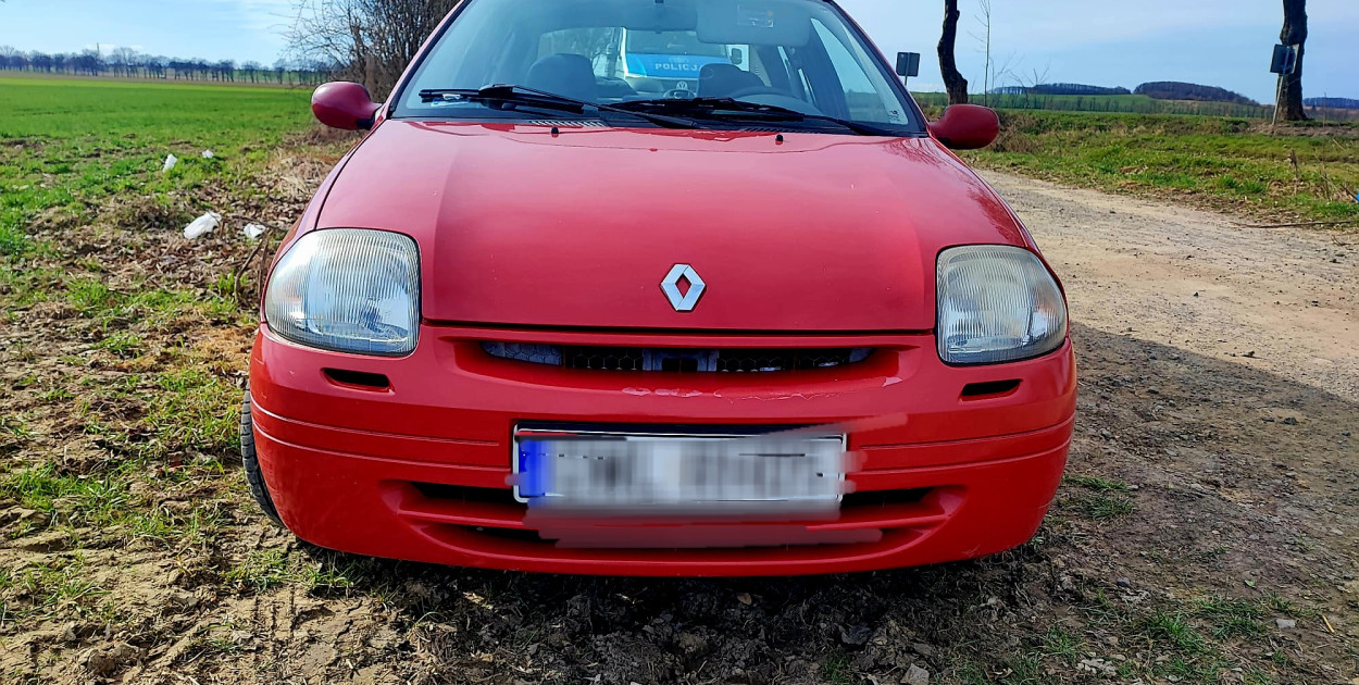 Kierowca z narkotykami i dwoma zakazami zatrzymany dzięki czujności świadka