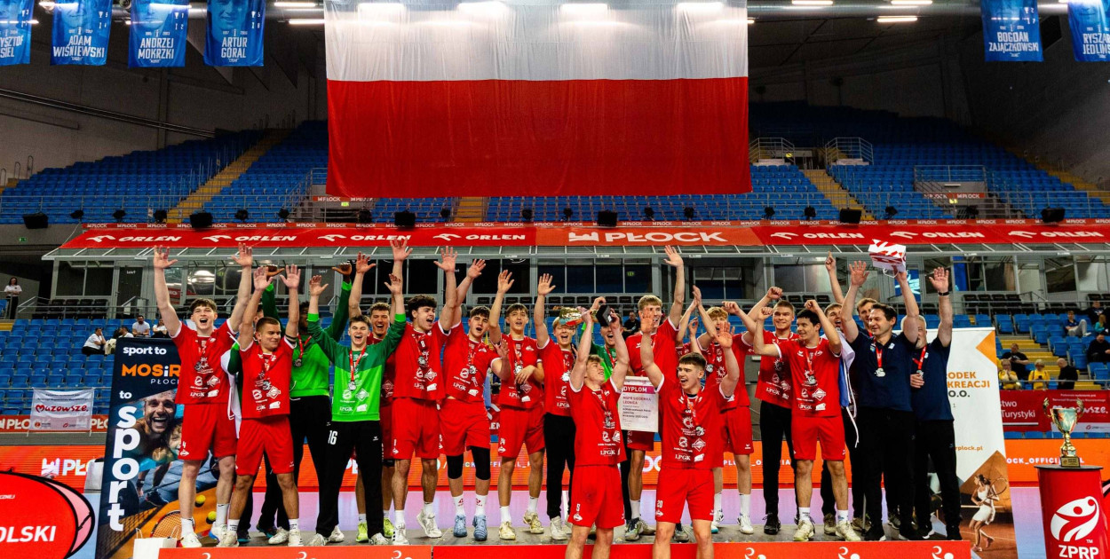 Siódemka Legnica bezkonkurencyjna w regionie i doceniona przez ministerstwo