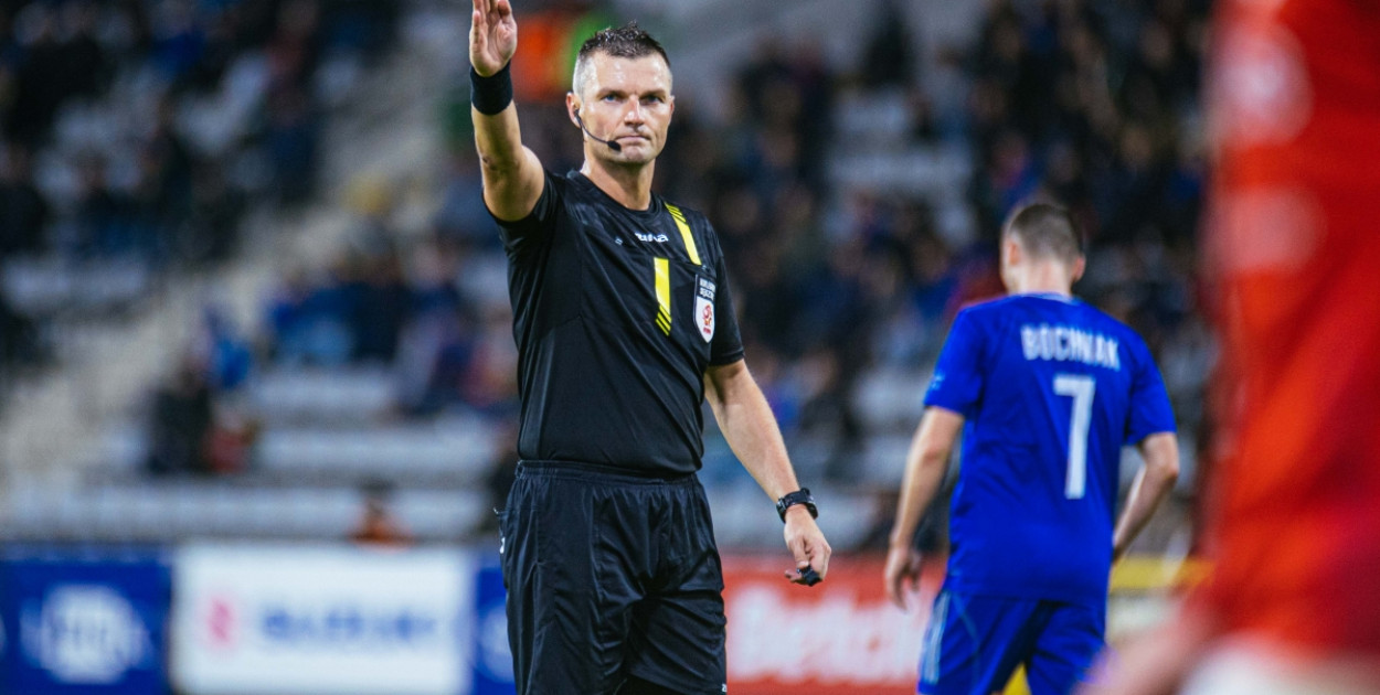 Marcin Szczerbowicz poprowadzi mecz Miedzi z Polonią Warszawa