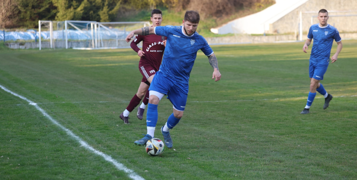 Piłkarskie niższe ligi: wyniki sobotnich spotkań