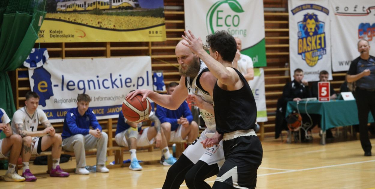 Legnicki Basket wygrał u siebie z Wilkami Żary Basketball