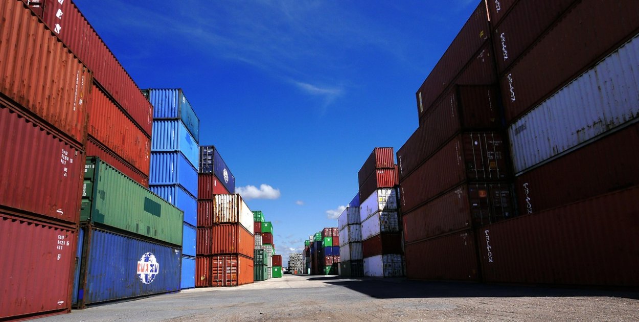 Wynajem kontenerów w Międzyborzu – jak sprawnie pozbyć się gruzu