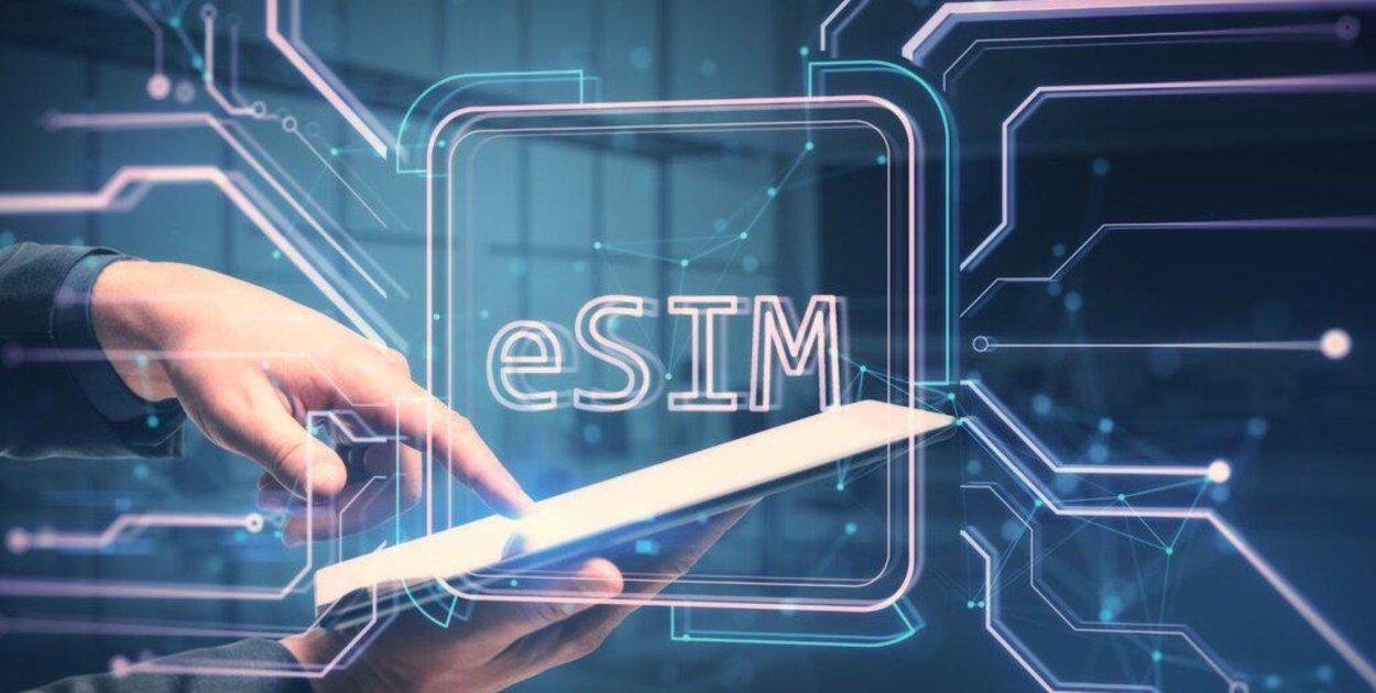 Jak technologia eSIM na zawsze kończy erę drogiego roamingu