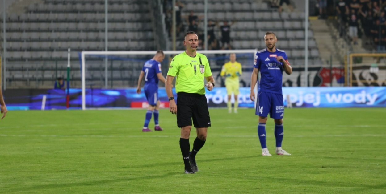 Paweł Pskit poprowadzi mecz Miedzi ze Zniczem Pruszków