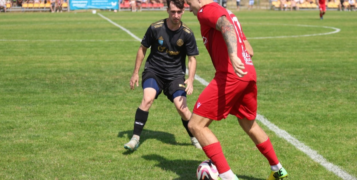 Piłkarskie niższe ligi: wyniki piątkowych spotkań