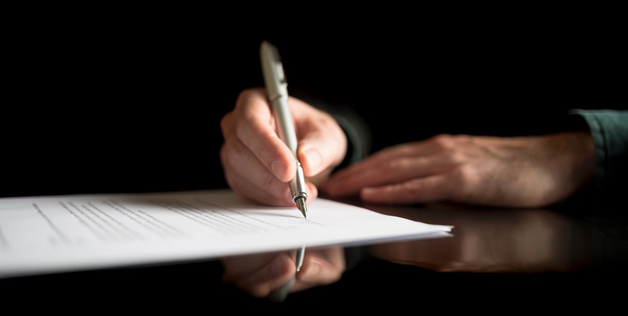 Odrzucenie spadku – jak uniknąć długów? Procedura, terminy i skutki prawne