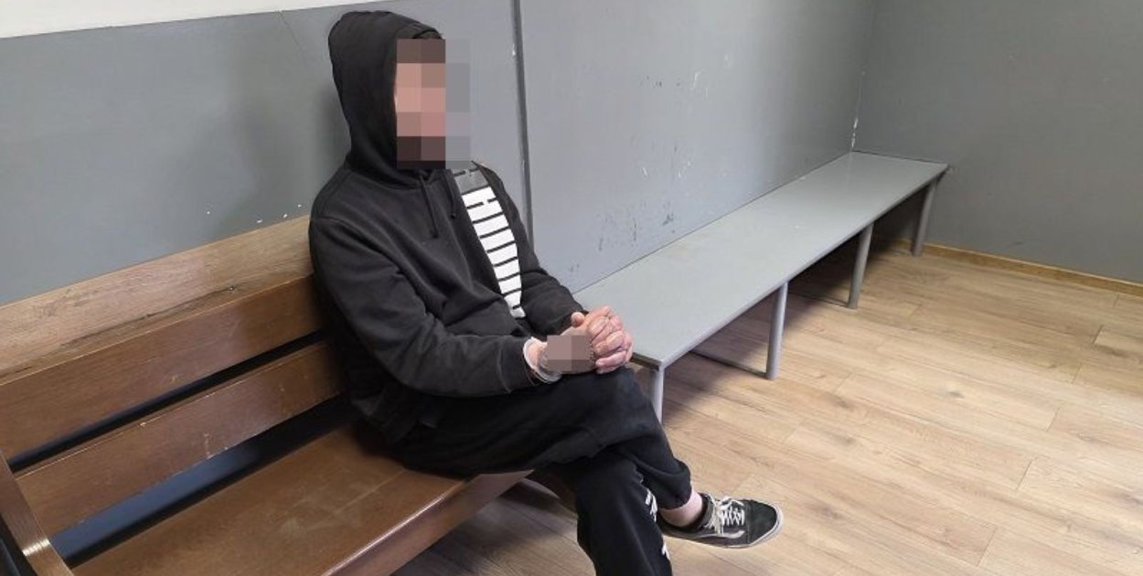 Nie zatrzymał się i wcisnął gaz. Po pościgu trafił do aresztu