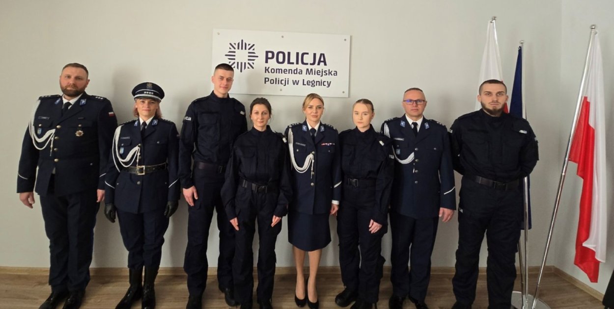 Czworo nowych policjantów złożyło ślubowanie i rusza na szkolenie