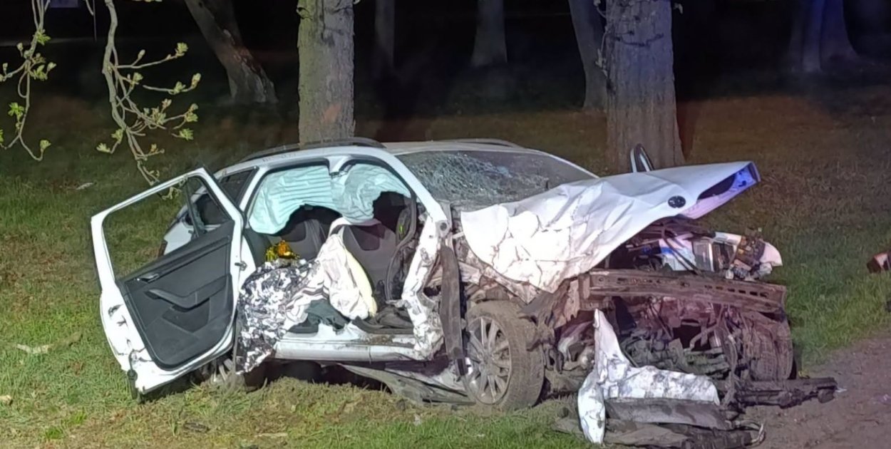 Nocny pościg zakończony wypadkiem. Kierowca w szpitalu