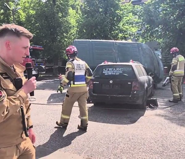 Strażacy pokazali, jak ratuje się życie po wypadku