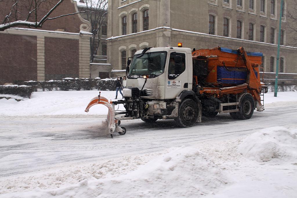 Pługi śnieżne na ulicach miasta- FOTO:Wojciech Obremski (lca.pl)