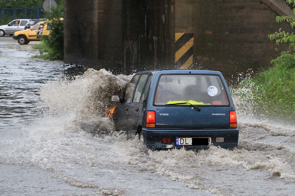 Ulewa nad Legnicą- FOTO:Wojciech Obremski (lca.pl)