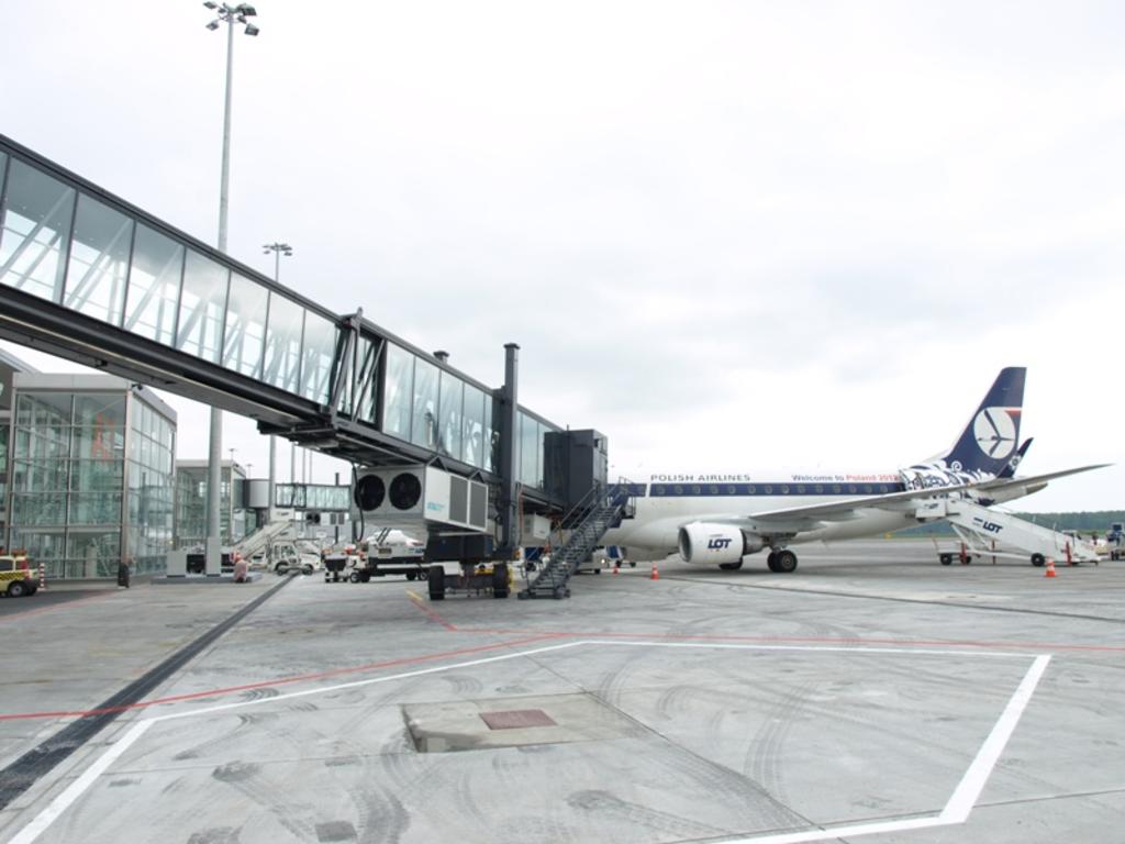 Port Lotniczy Wrocław - FOTO: (lca.pl)