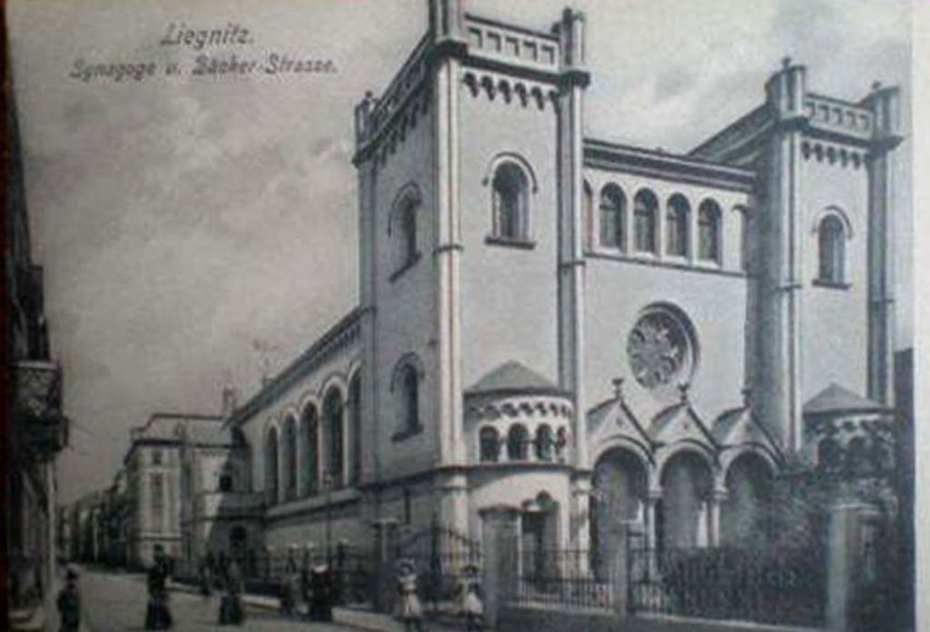 Synagoga u zbiegu Piekarskiej i Gwarnej.- FOTO:źródło: dolny-slask.org.pl