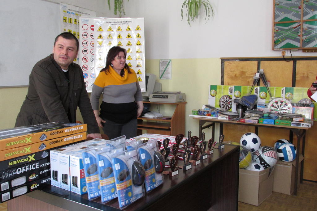 Nagrody w zawodach strzeleckich- FOTO:CP