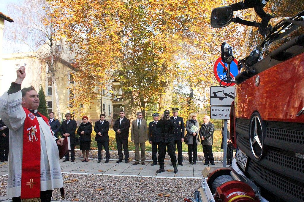 Nowy wóz legnickich strażaków- FOTO:WO(lca.pl)