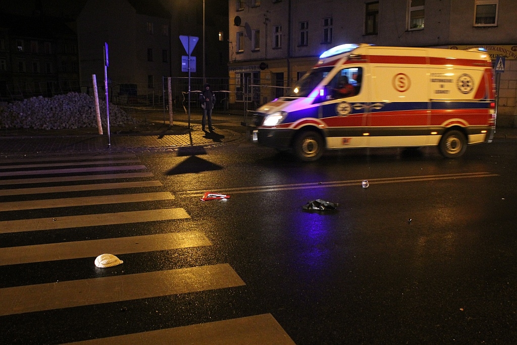 Potrącenie na pasach na ulicy Czarnieckiego- FOTO:WO(lca.pl)