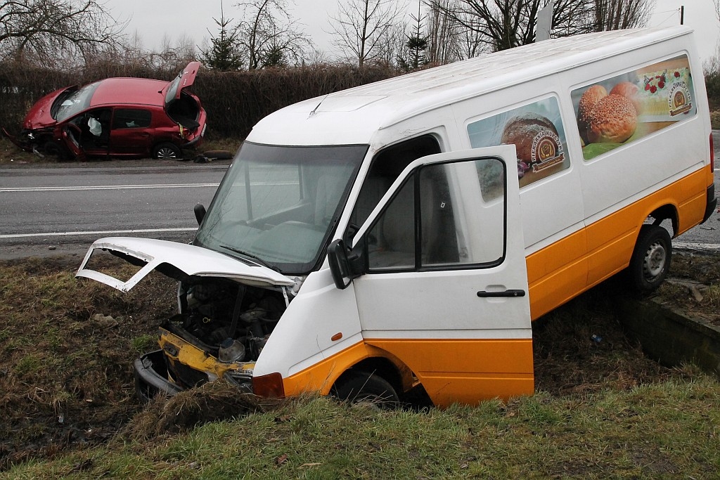Wypadek w Gniewomirowicach- FOTO:WP(lca.pl)