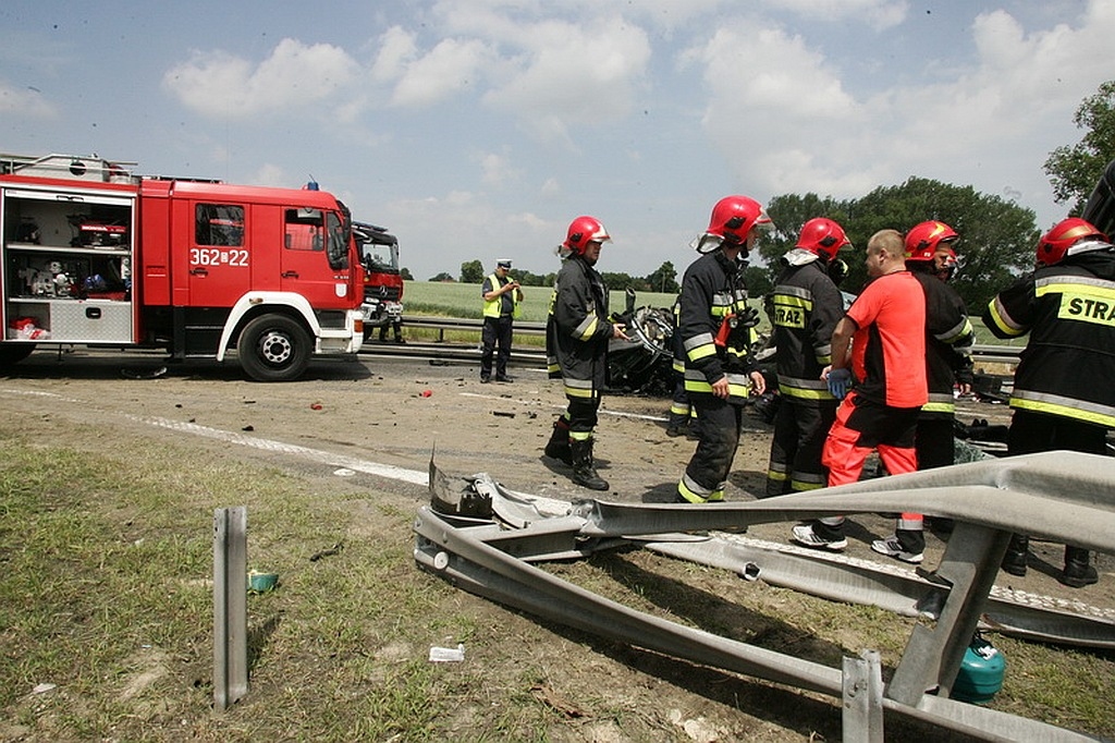 Wypadek na autostradzie- FOTO:WO(lca.pl)
