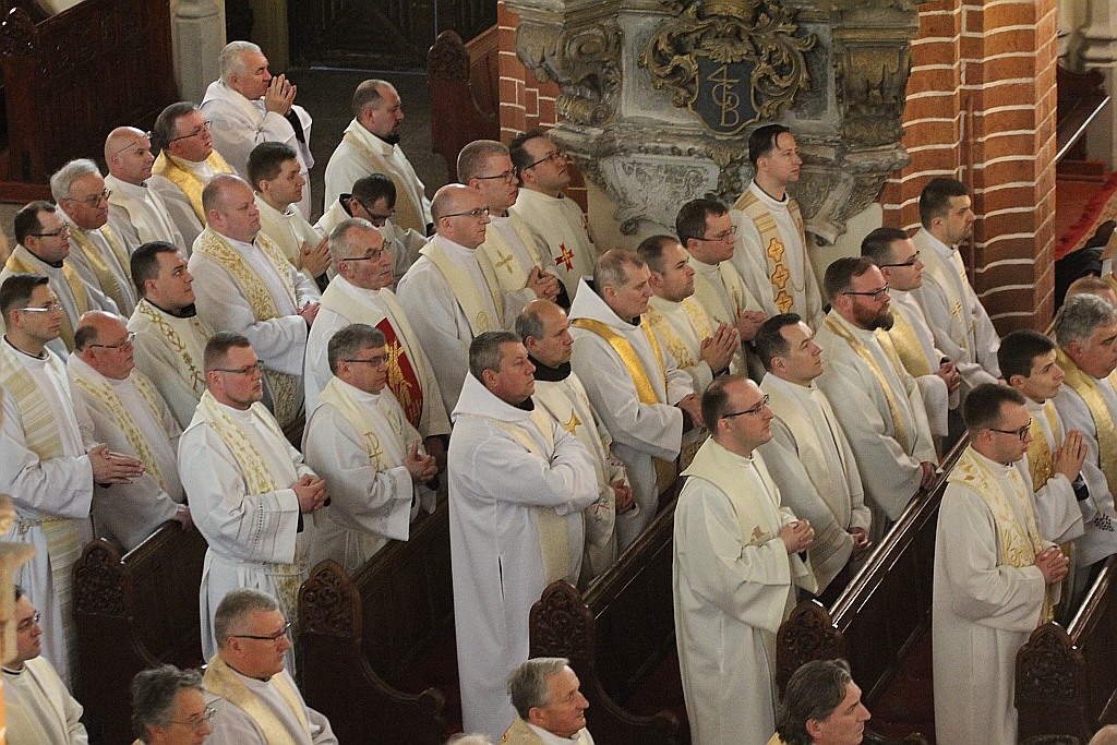Wielki Czwartek. Msza Krzyżma Świętego- FOTO:WO(lca.pl)