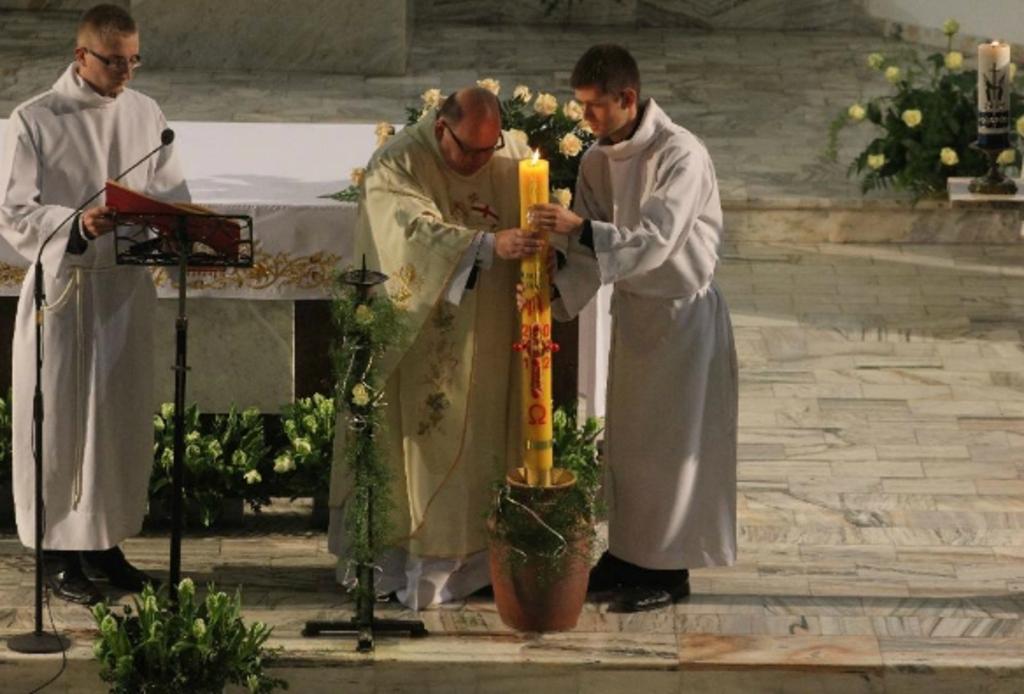 Święcenie wody- FOTO:Wojciech Obremski (lca.pl)