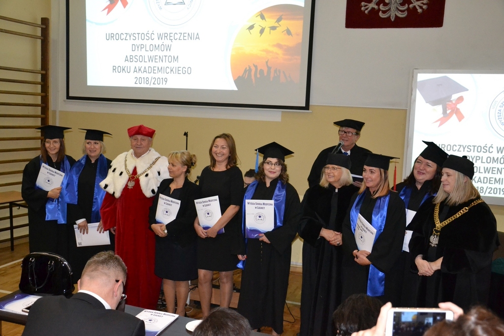 Absolwenci WSM odebrali swoje dyplomy- FOTO:WO(lca.pl)