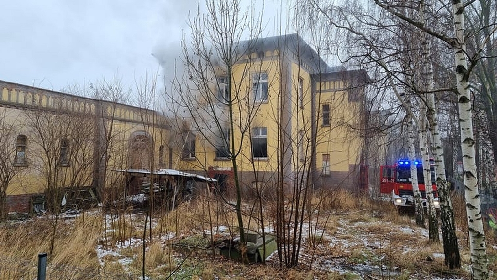 Pożar pustostanu przy ul. Lindego- FOTO:LS(lca.pl)