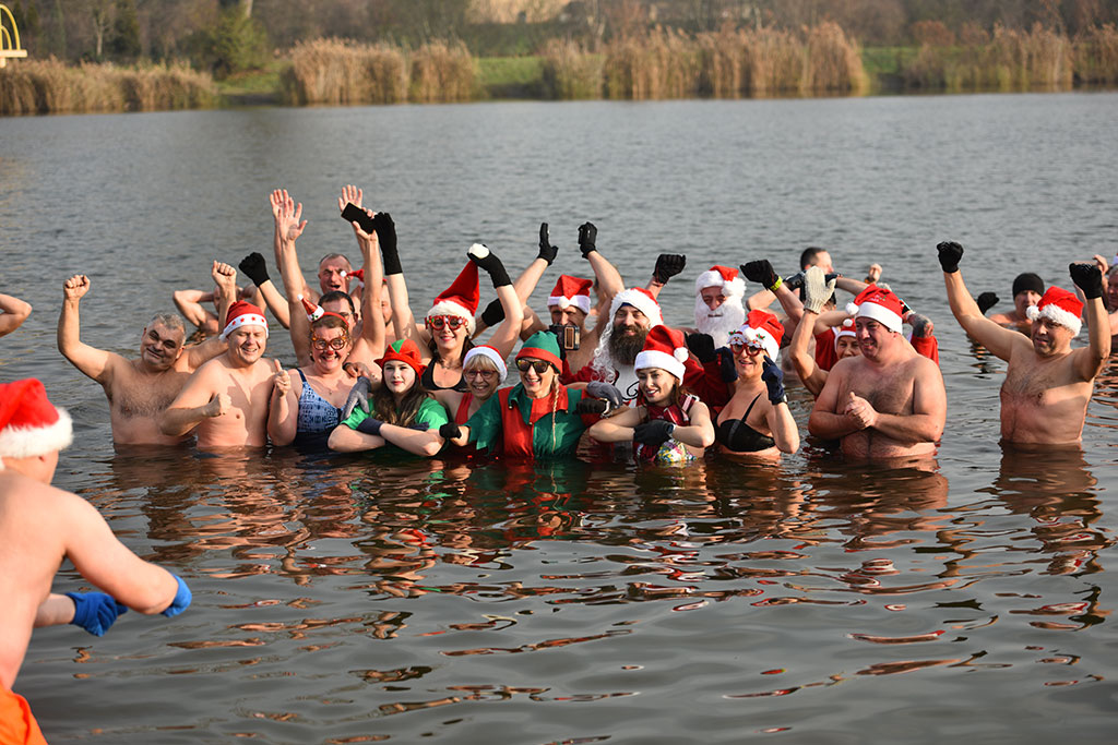 Mikołajkowe morsowanie- FOTO:Piotr Florek (lca.pl)