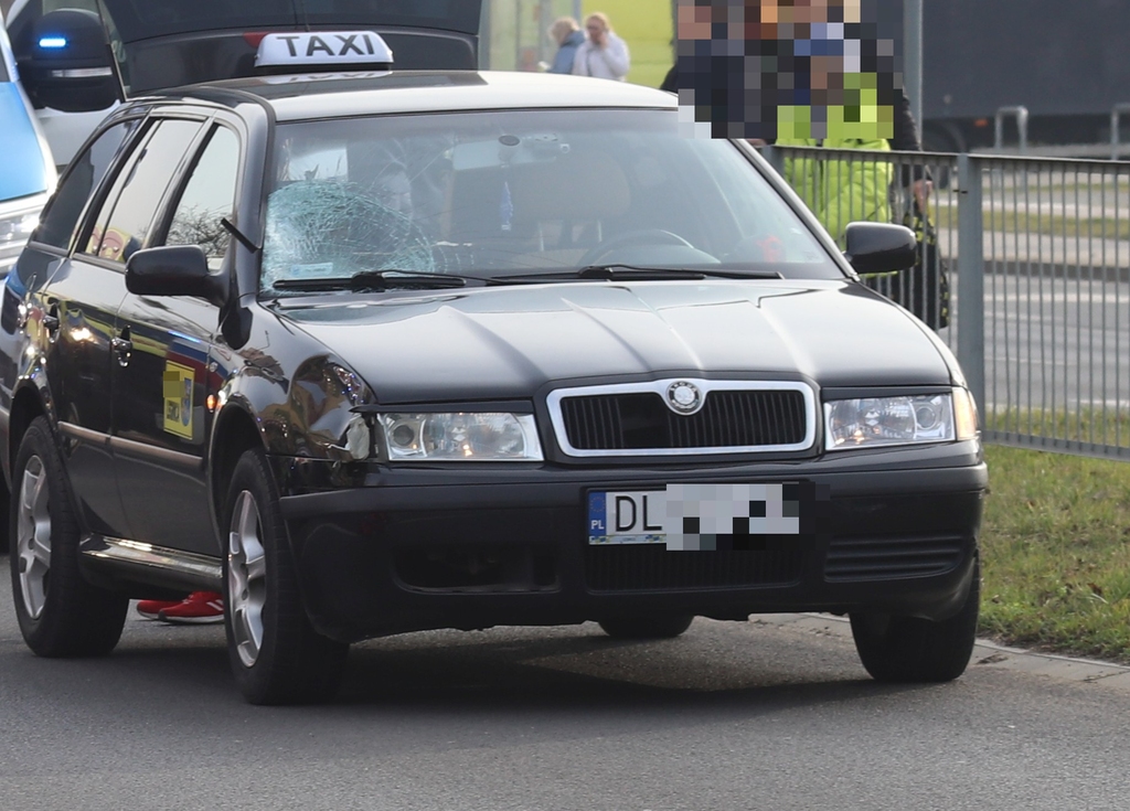 Potrącenie na pasach - FOTO:WO(lca.pl)